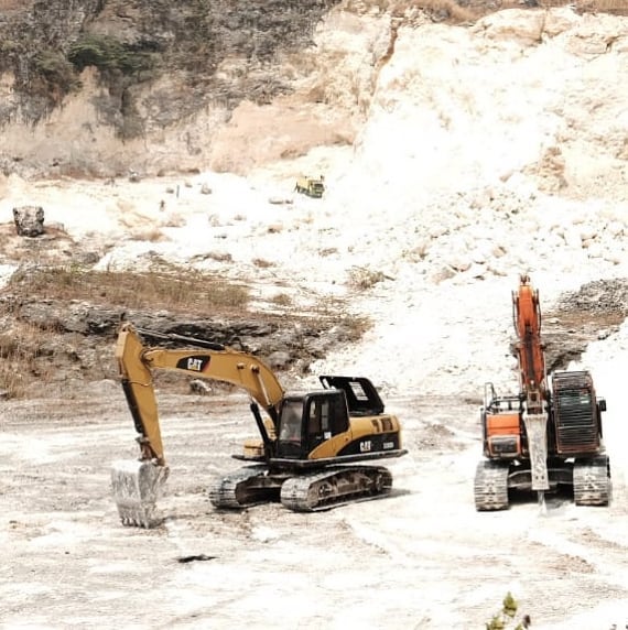 DLHK Karawang Hentikan Pengambilan Kapur Di Karst Pangkalan | Situs ...