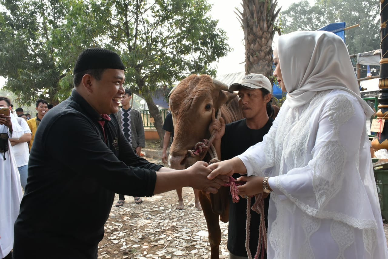 Pemerintah kabupaten Karawang  Sumbangkan 6 Hewan Kurban 